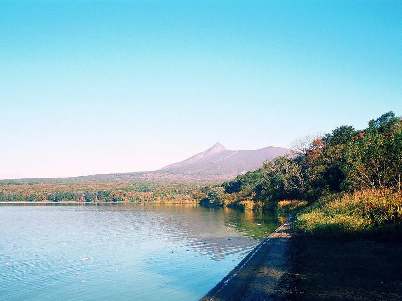 北緯42度の標 – 大沼発見ナビマップ｜まるごと大沼